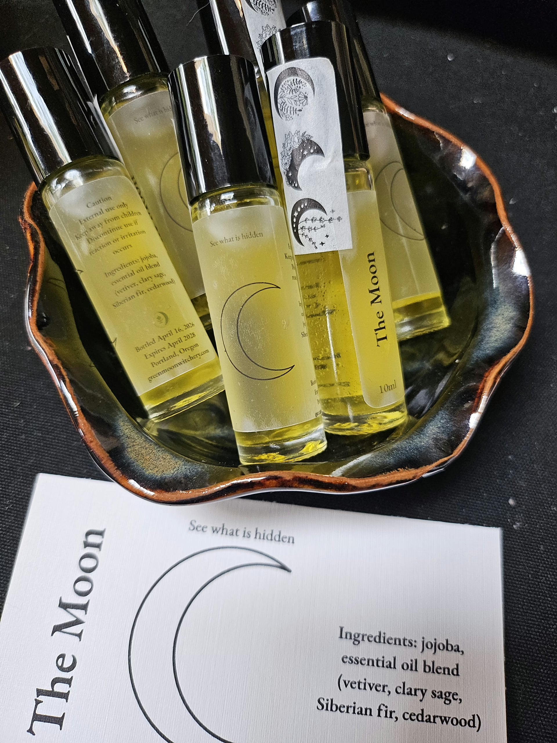 The Moon Essential Oil Scent Potion image 0